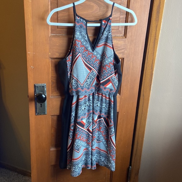 Patterned Dress - Picture 2 of 2
